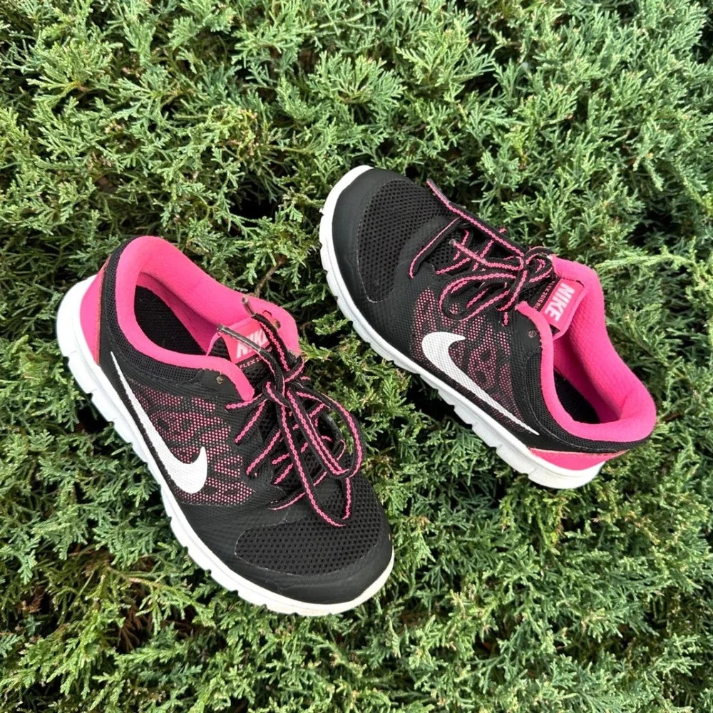 Nike Kids Flex 2015 Run Toddler Girl Athletic Shoes Size 11 Black/White/Pink Pow